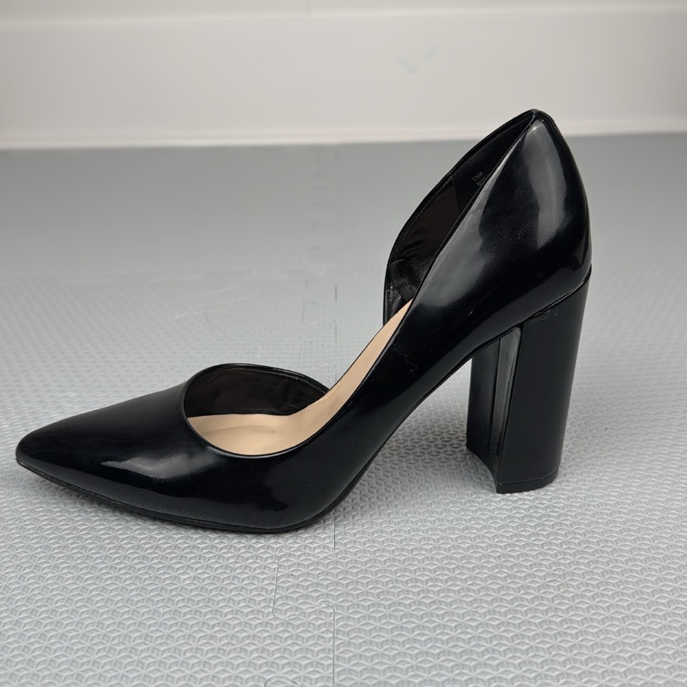 Nine West block heel pumps in size 5.5M. - Picture 3 of 8